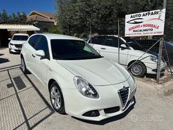 Bianco Usata 2014 Alfa Romeo Giulietta Progression Due volumi | 7999 € (Cara)