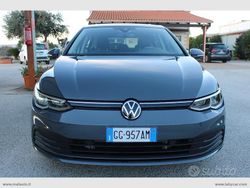 Grigio Usata 2021 VW Golf VIII Life Tre volumi | 15.300 € (Ottimo prezzo)