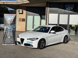 Bianco Usata 2016 Alfa Romeo Giulia Tre volumi | 13.900 € (Ottimo prezzo)