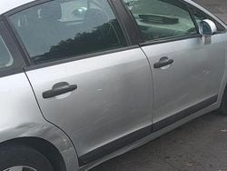 Grigio Usata 2005 Citroën C4 Tre volumi | 900 € (Buon prezzo)
