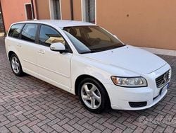 Bianco Usata 2011 Volvo V50 R-Design Station wagon | 3999 € (Buon prezzo)
