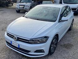 Grigio Usata 2019 VW Polo Comfortline Tre volumi | 14.500 € (Cara)