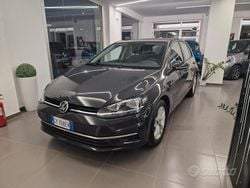 Grigio Usata 2018 VW Golf VII Executive Tre volumi | 17.800 € (Molto cara)