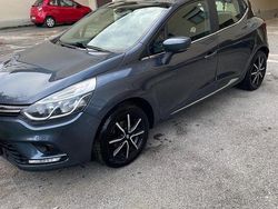 Grigio Usata 2017 Renault Clio IV Tre volumi | 9500 € (Buon prezzo)
