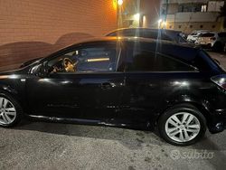 Nero Usata 2008 Opel Astra GTC Coupé | 2200 € (Ottimo prezzo)