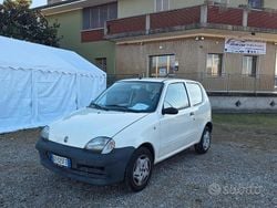 Bianco Usata 2009 Fiat 600 Tre volumi | 1290 € (Ottimo prezzo)