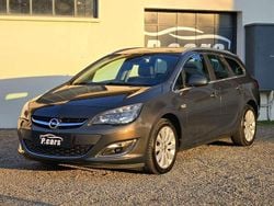 Grigio Usata 2016 Opel Astra Cosmo Station wagon | 6900 € (Buon prezzo)