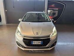 Grigio Usata 2016 Peugeot 208 GT-line Due volumi | 4500 € (Buon prezzo)
