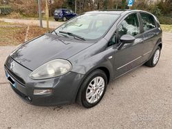 Grigio Usata 2012 Fiat Punto Lounge Tre volumi | 3400 € (Buon prezzo)