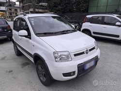 Bianco Usata 2012 Fiat Panda 4x4 Climbing Due volumi | 6000 € (Buon prezzo)