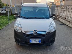 Bianco Usata 2017 Opel Combo Monovolume | 8900 € (Molto cara)