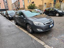 Grigio Usata 2011 Opel Astra Tre volumi | 2500 € (Ottimo prezzo)
