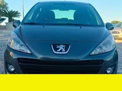 Grigio Usata 2011 Peugeot 207 Access Tre volumi | 4500 € (Buon prezzo)