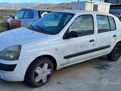 Bianco Usata 2005 Renault Clio II Dynamique Tre volumi | 1500 € (Super prezzo)