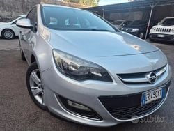 Grigio Usata 2014 Opel Astra Tre volumi | 3750 € (Super prezzo)