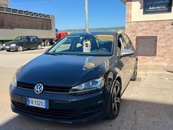 Grigio Usata 2014 VW Golf VII Highline Tre volumi | 9990 € (Buon prezzo)