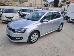 Grigio Usata 2012 VW Polo Trendline Tre volumi | 4990 € (Buon prezzo)