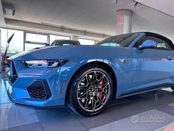 Blu Nuova 2025 Ford Mustang GT Convertible Cabrio | 64.900 €