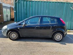 Blu Usata 2016 Fiat Grande Punto Due volumi | 7900 € (Molto cara)
