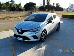 Grigio Usata 2023 Renault Clio V Evolution Due volumi | 14.450 € (Buon prezzo)