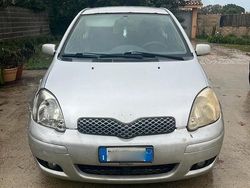 Grigio Usata 2006 Toyota Yaris Due volumi | 1400 €