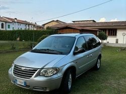 Grigio Usata 2006 Chrysler Voyager Monovolume | 2700 € (Molto cara)
