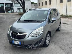 Gray Usata 2011 Opel Meriva Monovolume | 2950 € (Ottimo prezzo)