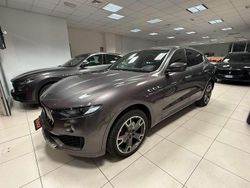Grigio Usata 2017 Maserati Levante SUV | 28.990 € (Buon prezzo)