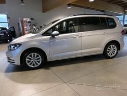 Grigio Usata 2016 VW Touran Comfortline Monovolume | 18.700 € (Cara)