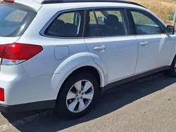 Bianco Usata 2011 Subaru Outback Trend SUV | 6000 € (Buon prezzo)