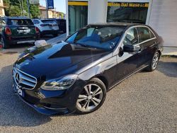 Nero pastello Usata 2014 Mercedes E200 Premium Tre volumi | 15.000 € (Buon prezzo)