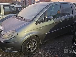 Grigio Usata 2012 Lancia Musa Gold Monovolume | 3990 € (Buon prezzo)