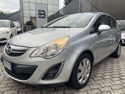 Argento Usata 2013 Opel Corsa Edition Tre volumi | 6199 € (Buon prezzo)