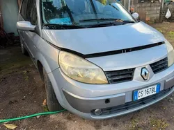 Usata 2006 Renault Scénic II Monovolume | 800 € (Super prezzo)