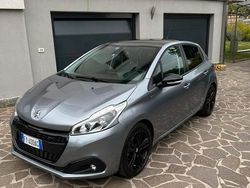 Grigio Usata 2019 Peugeot 208 GT-line Due volumi | 12.000 € (Buon prezzo)