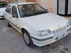 Bianco Usata 1987 Opel Kadett Due volumi | 1500 €
