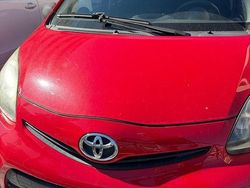 Rosso Usata 2013 Toyota Aygo Connect Style Due volumi | 6000 € (Molto cara)