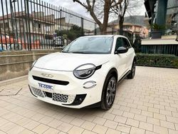 Bianco gelato Nuova 2025 Fiat 600 La Prima SUV | 24.900 €
