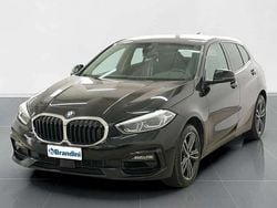 Saphirschwarz metallizzato Usata 2019 BMW 118 Sport Line Due volumi | 21.926 € (Buon prezzo)