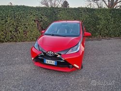 Rosso Usata 2014 Toyota Aygo Cool Due volumi | 7497 € (Buon prezzo)