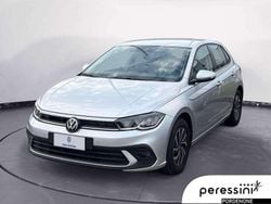 Grigio metallizzato Usata 2023 VW Polo Life Tre volumi | 16.900 € (Buon prezzo)