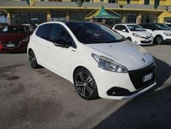 Bianco Usata 2018 Peugeot 208 GT-line Due volumi | 8500 € (Buon prezzo)