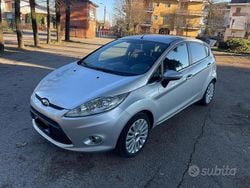 Grigio Usata 2010 Ford Fiesta Titanium Tre volumi | 2900 € (Ottimo prezzo)