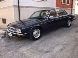 Blu/azzurro Usata 1990 Jaguar XJ40 Sovereign Tre volumi | 15.000 €