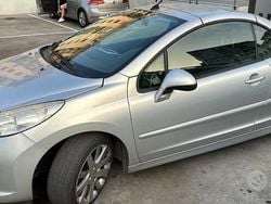 Grigio Usata 2010 Peugeot 207 Cabrio | 4500 € (Molto cara)