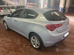Grigio Usata 2015 Alfa Romeo Giulietta Business Tre volumi | 7700 € (Ottimo prezzo)