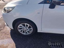 Bianco Usata 2015 Renault Scénic III LIMITED Monovolume | 4800 € (Ottimo prezzo)