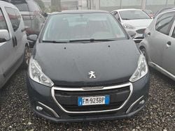 Grigio Usata 2017 Peugeot 208 Active Due volumi | 8900 € (Buon prezzo)