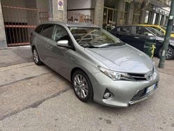 Grigio Usata 2015 Toyota Auris Hybrid Active Station wagon | 10.900 € (Buon prezzo)