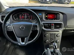 Usata 2019 Volvo V40 Momentum Station wagon | 15.499 € (Molto cara)
